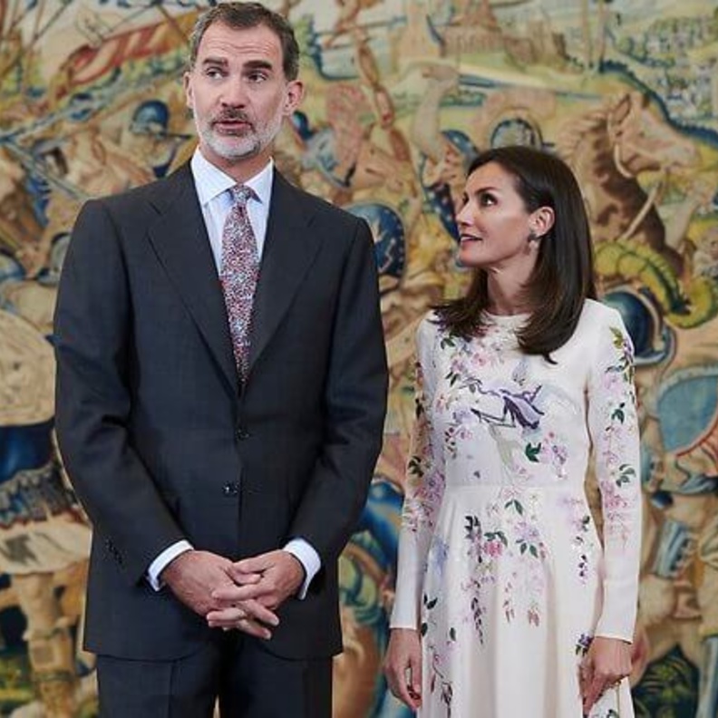 ملك وملكة إسبانيا في استقبال رسمي بقصر زارزويلا