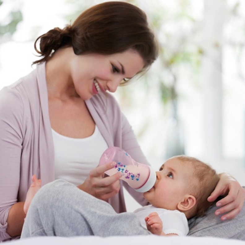 أخطاء تسبب كثرة الغازات للطفل الرضيع