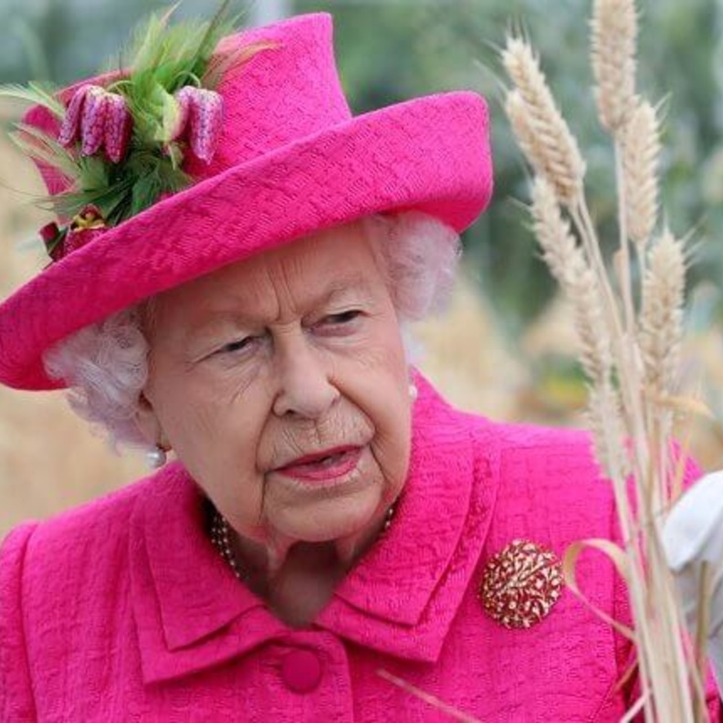  الملكة إليزابيث تفتح مستشفى جديدة في كمبريدج