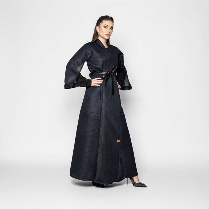 تفاصيل مجموعة Seasonal Abayas