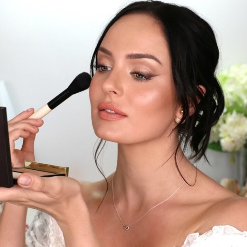 العديد من العرائس يفضلن الحفاظ على إطلالتهن الطبيعية والناعمة يوم الزفاف