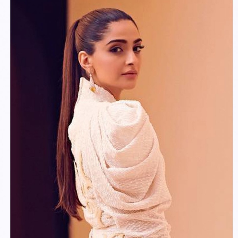 تسريحات الشعر الطويل مستوحاه من تسريحات شعر سونام كابور‎ sonam kapoor