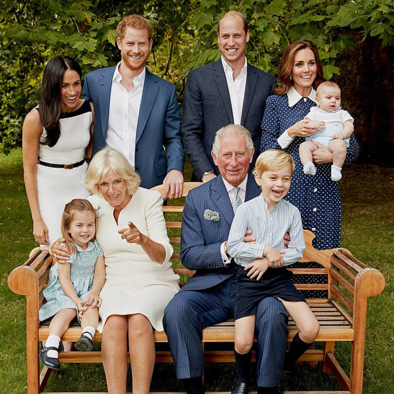  مناسبات ملكية عززت مبيعات المتاجر التذكارية