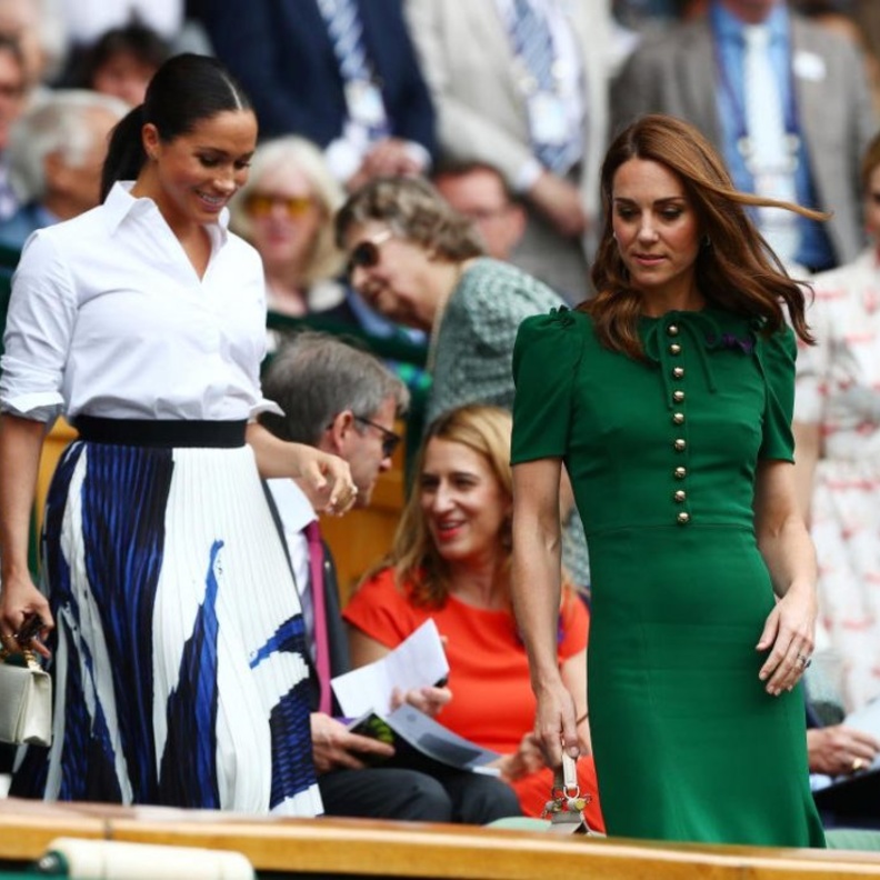 خطفت كيت وميغان جنباً إلى جنب الأنظار بأزيائهما