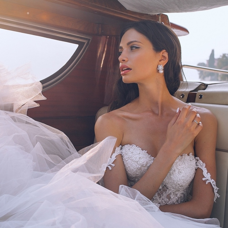 تشكيلة أحذية واكسسوارات للعروس على الموقع