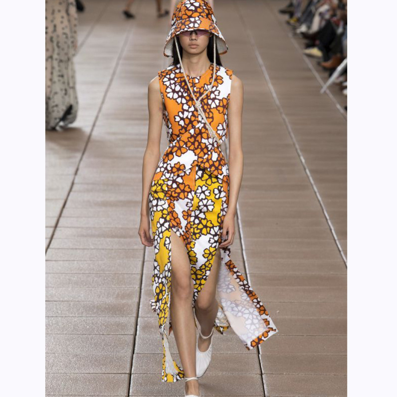 الفساتين الطويلة المزخرفة مع فتحة للساقين من 3.1 Philipp Lim