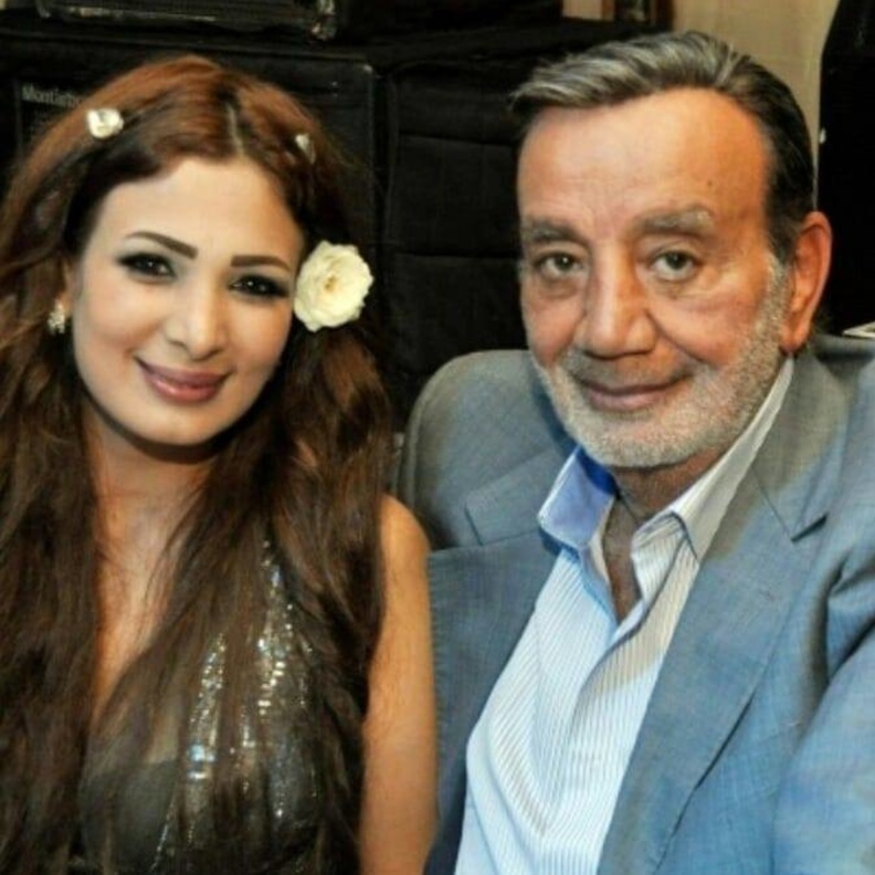 صفاء مغربي برفقة زوجها وابنهما