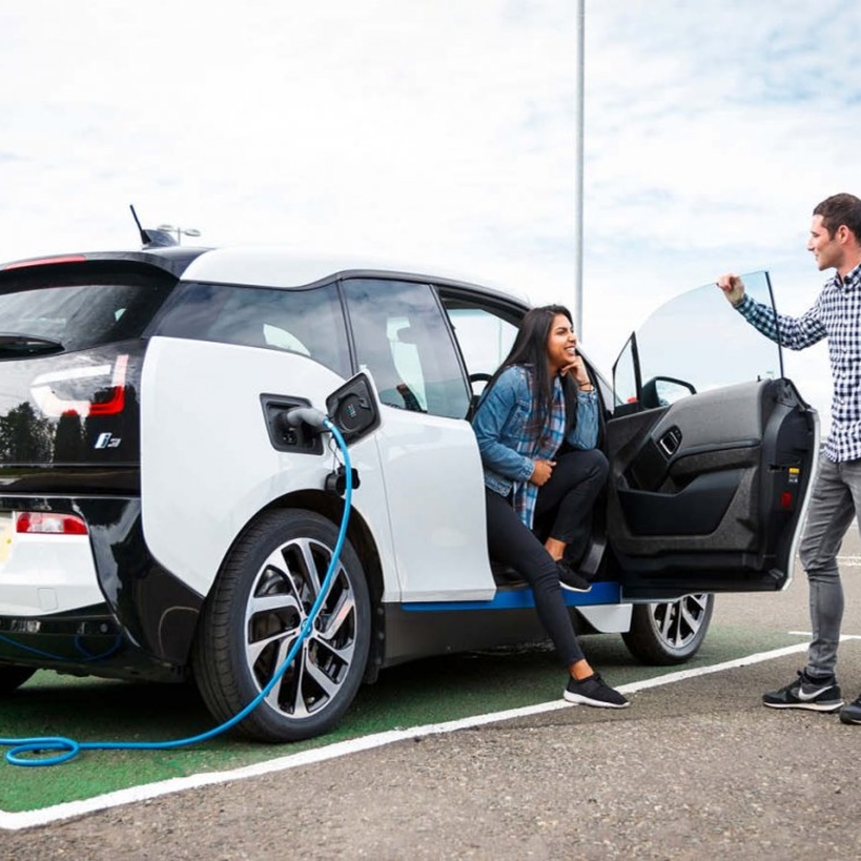 السيارات الكهربائية المعتمدة ذات الضمان Consider a Certified Pre-Owned unit