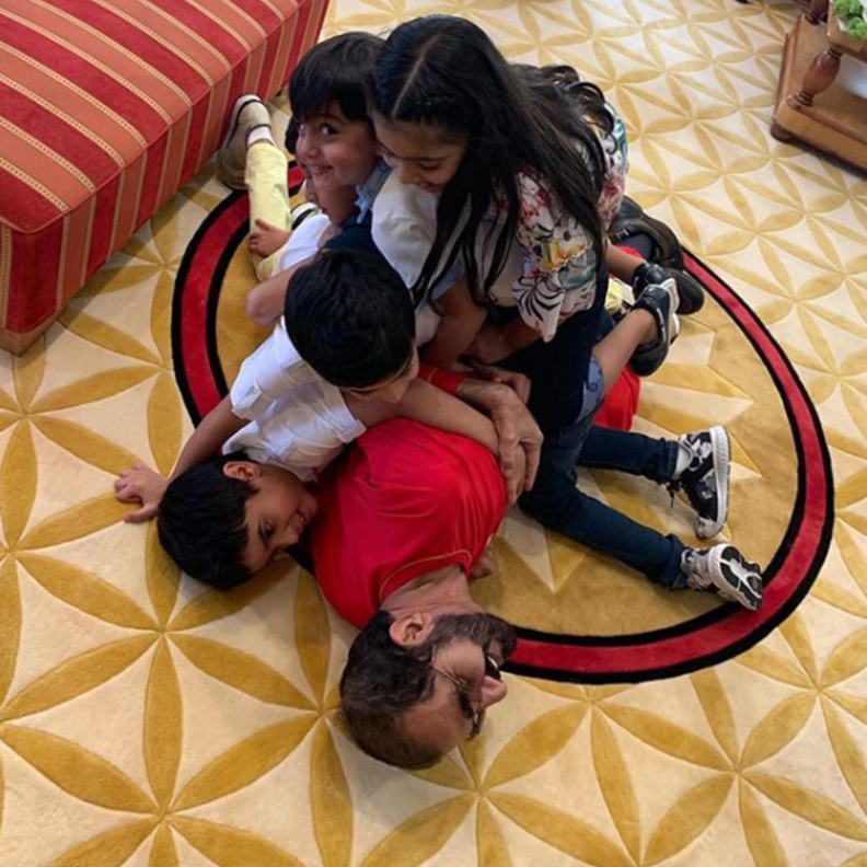 فيديو: محمد بن راشد يحتفل بعيد ميلاده مع أحفاده