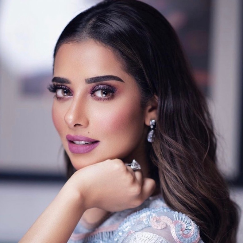 أحمر الشفاه من ايف سان لوران YSL Tatouage Couture Liquid Matte in 19 Fuchsia Intime