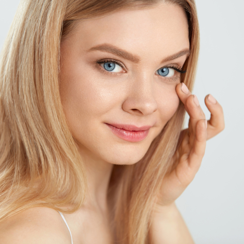 اشفي الخلايا التالفة حول العين المسببة للهالات السوداء بوضع زيت جوز الهند