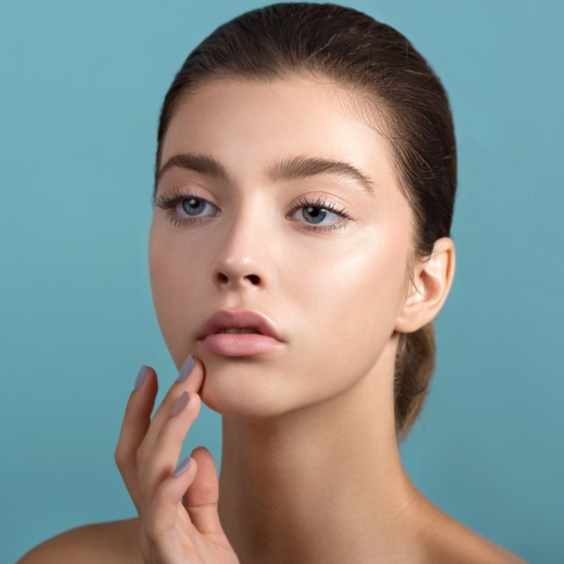 نظفي بشرتك  الدهنية بالماسكات الطبيعية