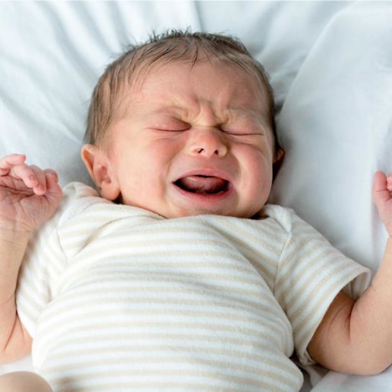 أعراض إلتهاب اللوزتين عند الأطفال الرضع وطرق علاجه 