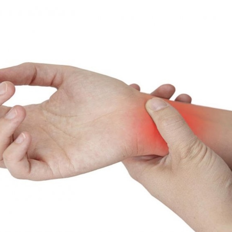 الإسعافات الأولية لكسر اليد أهمها عدم تحريكها وتثبيتها