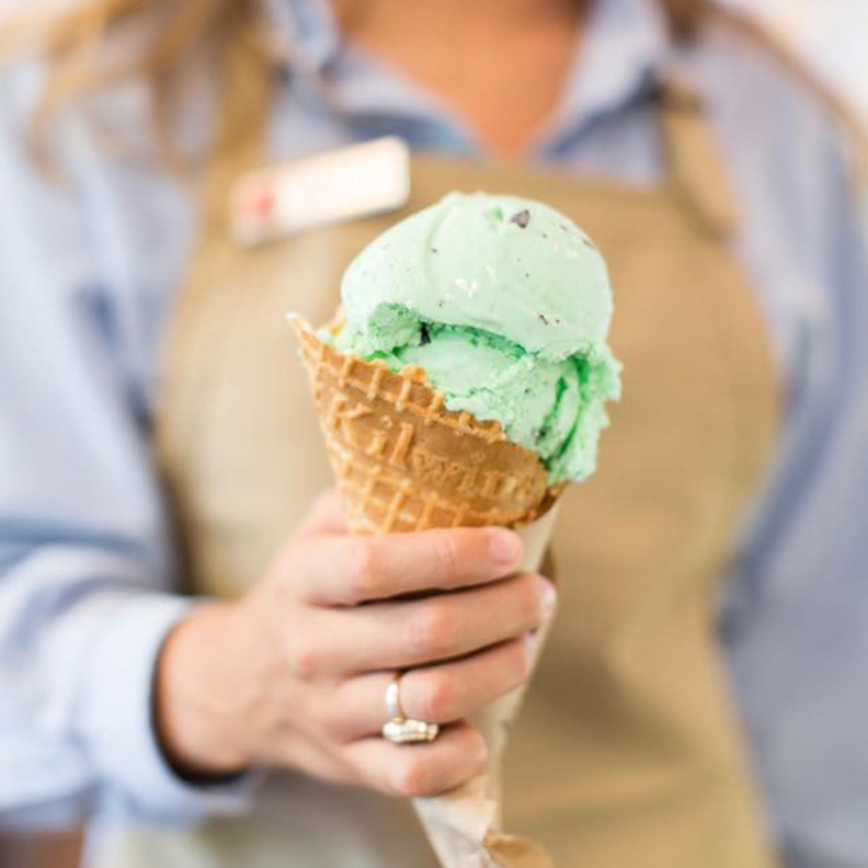 في يوم الآيسكريم .. تعرفوا أكثر على مذاق السعادة 