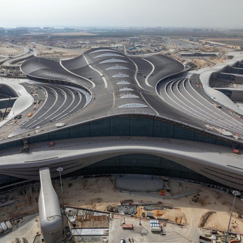 مطارات أبوظبي تنفذ أولى التجارب التشغيلية في مبنى المطار الجديد