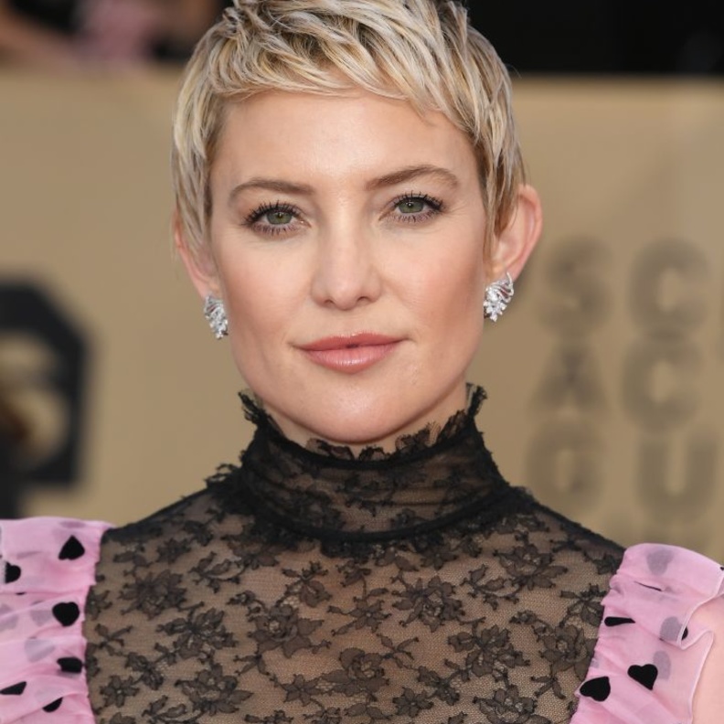 كيت هدسون بزوج من الأقراط الماسية الأنيقة من ماركة Forevermark