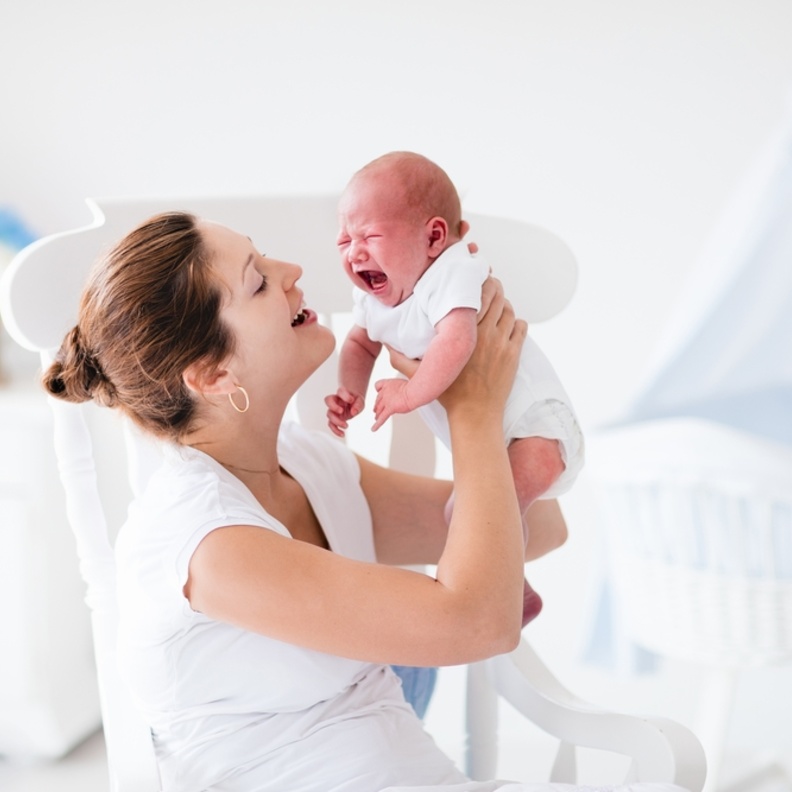 أهم علامات جوع وشبع الطفل الرضيع