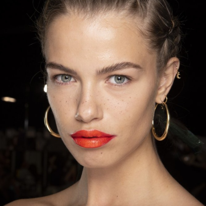 البرنزر سيجعل بشرتك تبدو نضرة في فصل الصيف