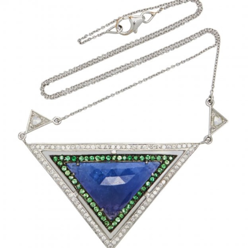 خاتم ذهب متوج بماسة قطع زمرد من Single Stone