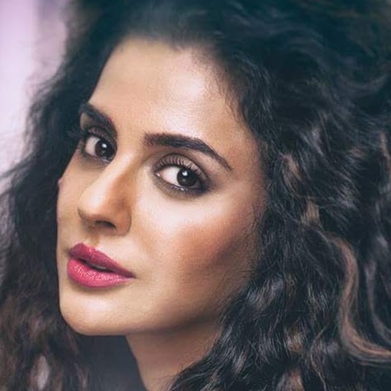 سارة أرفين خان Sara Afreen Khan تنجب طفلين توأم