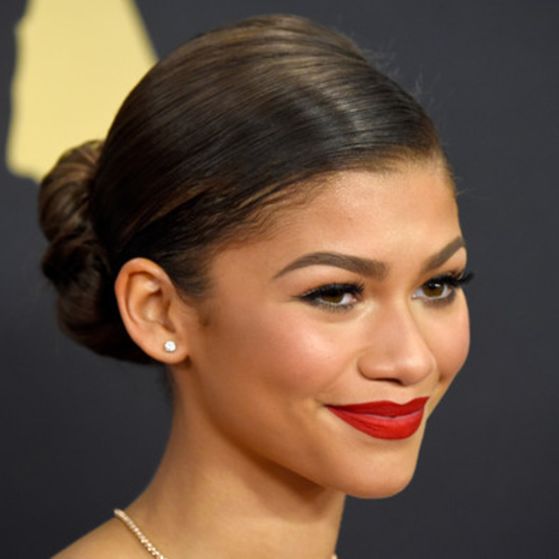 زندايا Zendaya بهذه الإطلالة الكلاسيكية