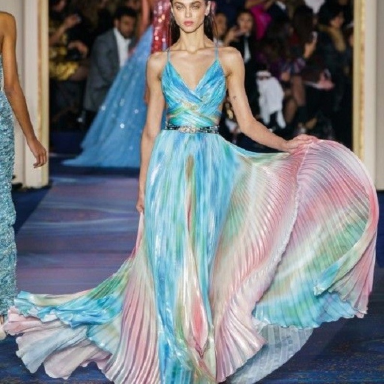 فستان من مجموعة Schiaparelli