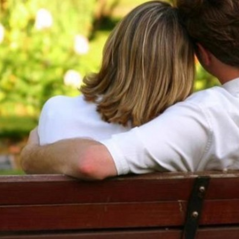 صفات الرجل الرومانسي