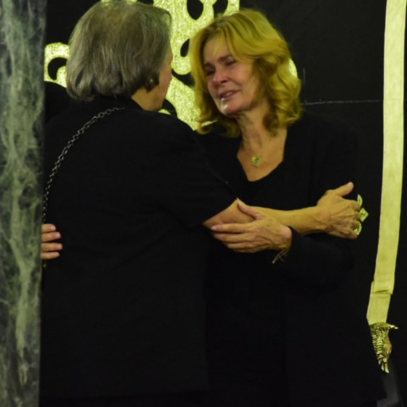 الفنانة يسرا