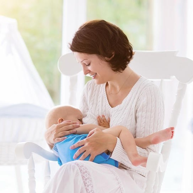 كيفية تنظيم مواعيد الرضاعة الطبيعية للمرأة العاملة 