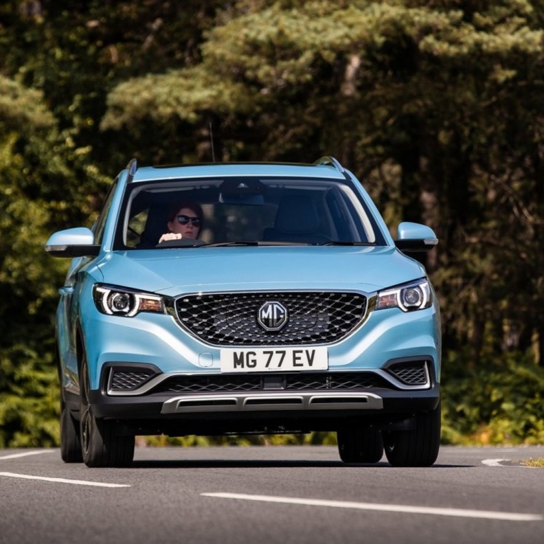 "MG" تدشن مع " ZS EV" حقبة السيارات الكهربائية في فئة الـ "SUV"