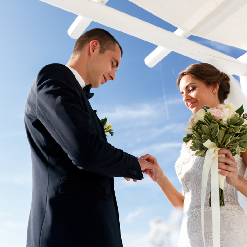 الخلطات الطبيعية رائعة لتنعيم اليدين