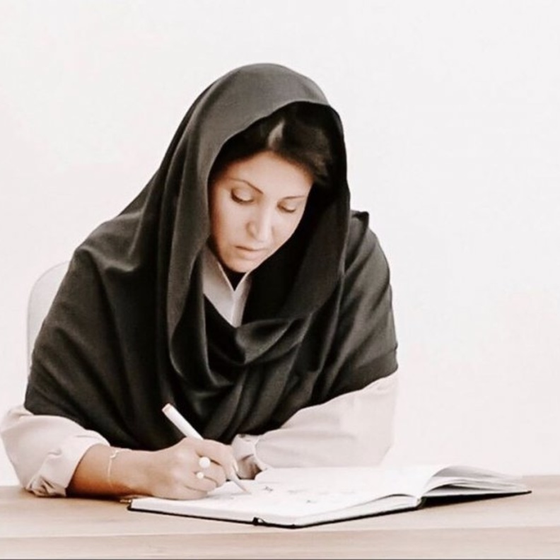 المصممة الأميرة نورة الفيصل صاحبة علامة Nuun Jewels