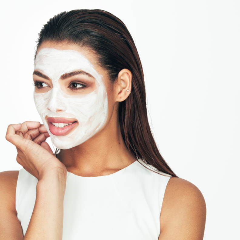  ساعدي على ازالة البقع عن وجهك من خلال استعمالك النشا