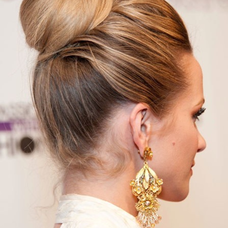 أبرز التسريحات العصرية للطقس الحار