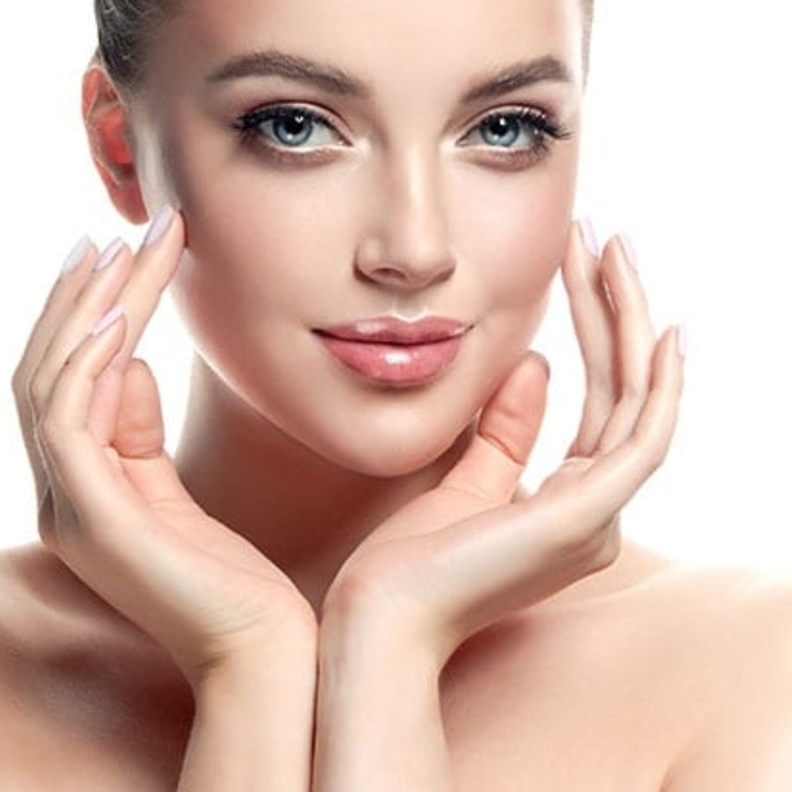 استخدمي الماسكات الطبيعية لغلق مسامات الوجه