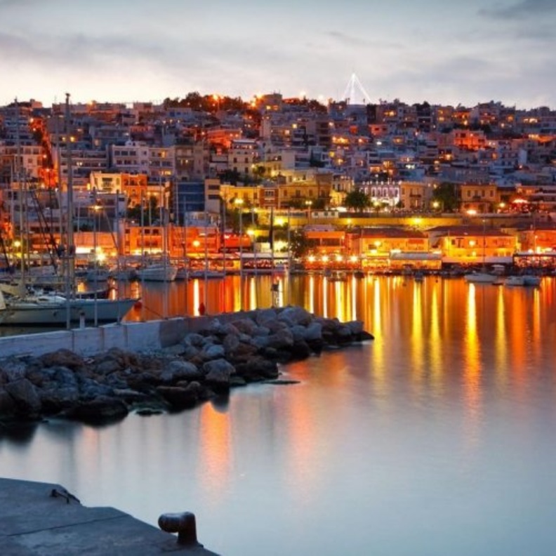 اتجه إلى جنوب العاصمة اليونانية أثينا عندما تشتد درجات الحرارة وهناك ستجد ما يطلق عليه ريفيرا أثينا