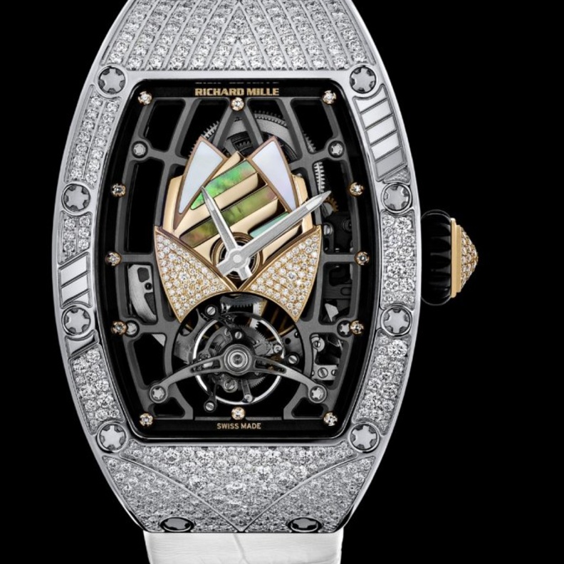 النجمة مارغو روبي متزينة بساعة RM 037 الأوتوماتيكية