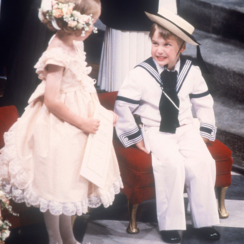 فيديو نادر للملكة وهي تركض خلف الأمير وليام عندما كان في الرابعة من عمره