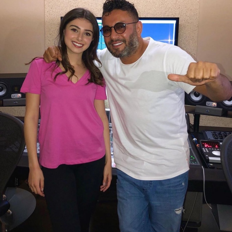 ماريتا الحلاني تنشر صورة لها مع زياد برجي في الاستديو أثناء تسجيلها أغنية جديدة