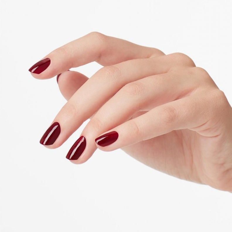 ألوان طلاء أظافر تناسب جميع المواسم