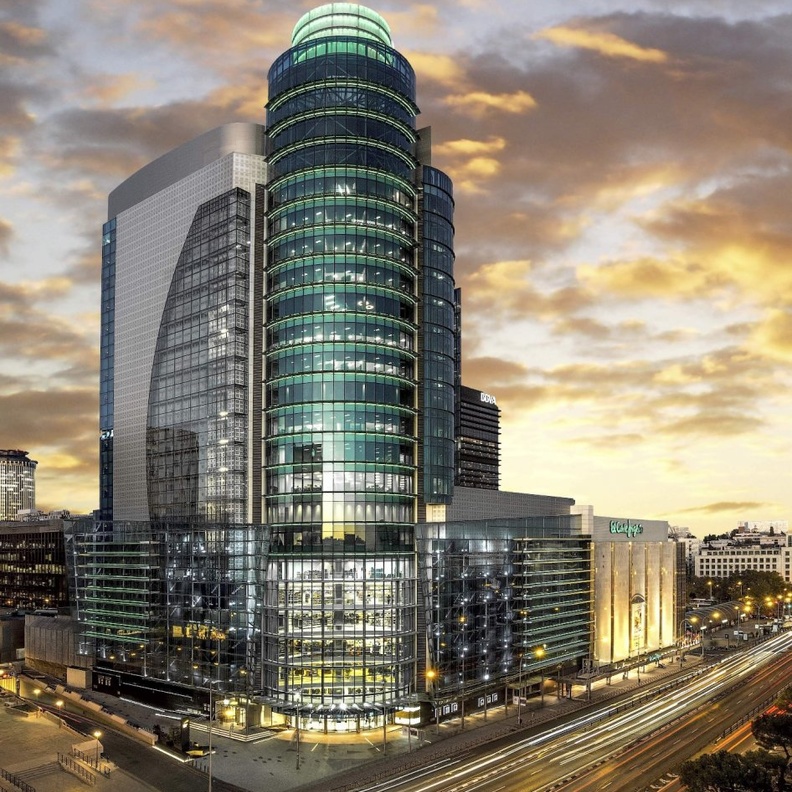 متجر El Corte Inglés متعدد الطوابق