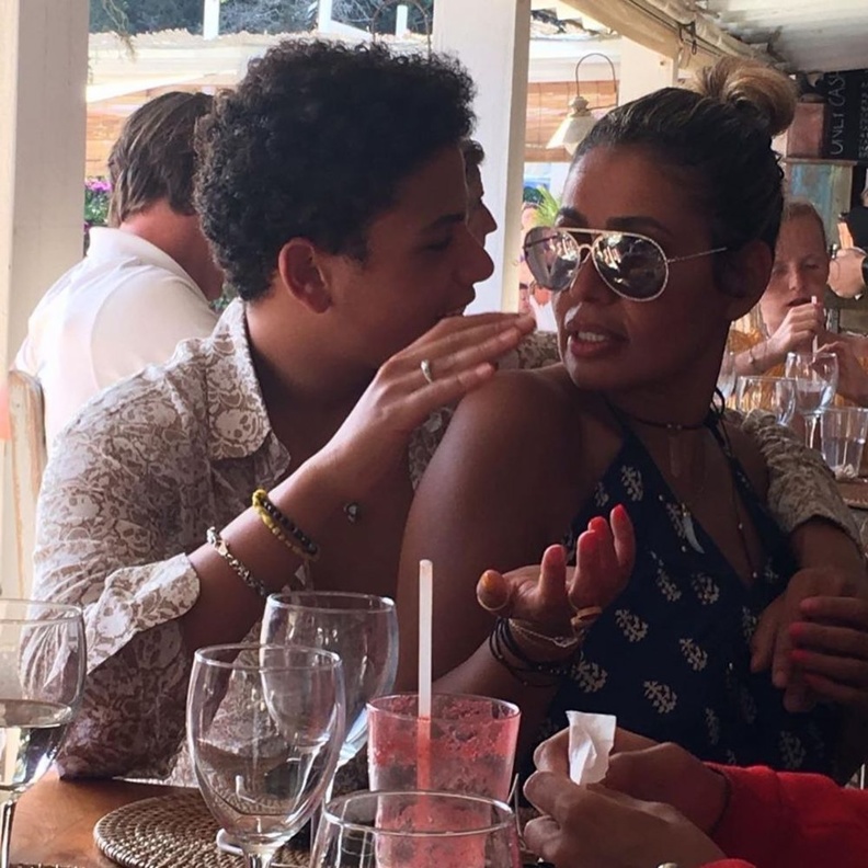 زينة عاشور بلحظات امومة مع نجلها عبدالله دياب