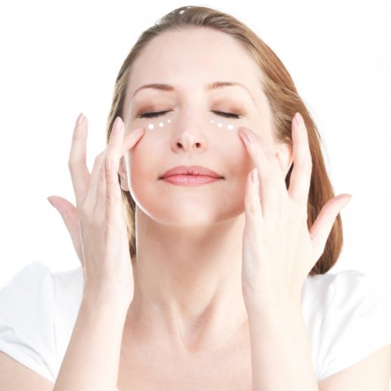 تعرفي على اهم النصائح للتخلص من الهالات الداكنة حول العين