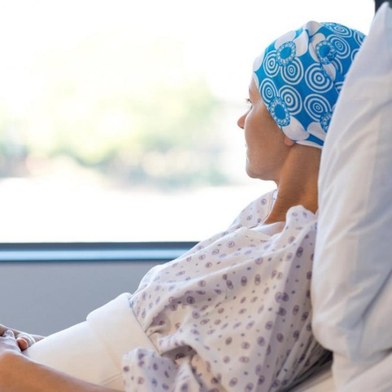  الاستلقاء المطول على السرير يسبب قرح الفراش