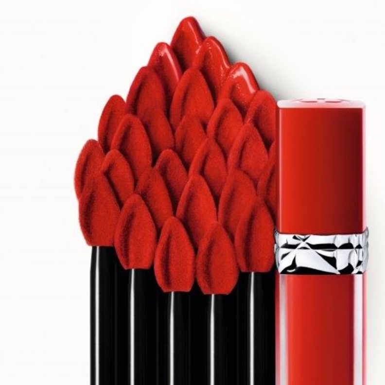 تكشف Natalie Portman عن طابعها الأكثر نعومة وحميميّة وحسّية