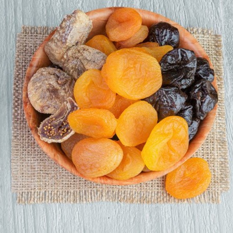  التين و المشمش والزبيب فواكه تعالج الإمساك