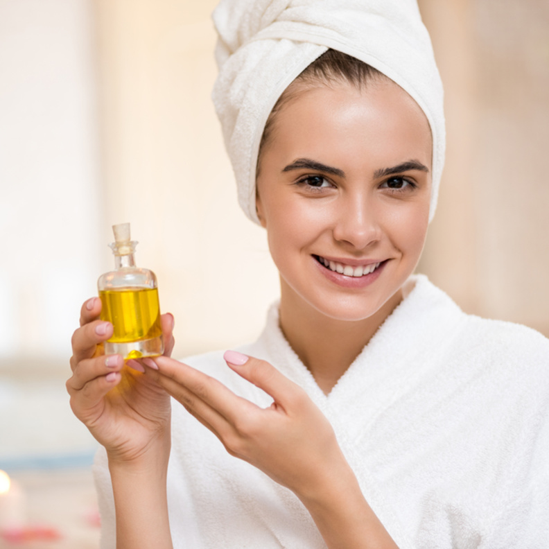 أزهار الياسمين وزيوتها رمز الجمال منذ العصور القديمة