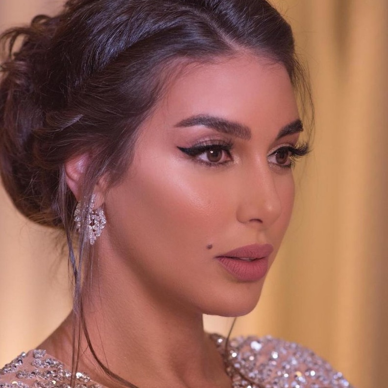 ياسمين صبري تتنافس على لقب اجمل وجه في العالم