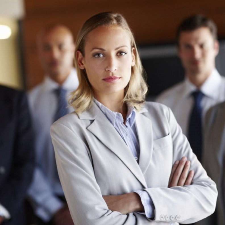 تسعى إمرأة برج الأسد كباقي مواليد هذا البرج الى منصب القيادة